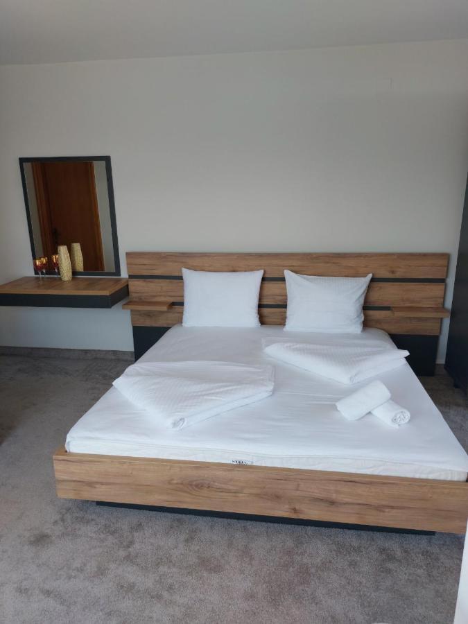 Motel Bajra ทราฟนิค ภายนอก รูปภาพ