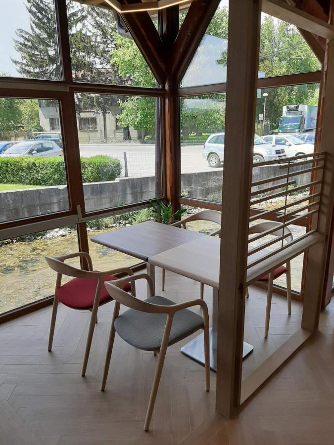 Motel Bajra ทราฟนิค ภายนอก รูปภาพ